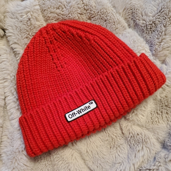 Off White Red Beanie Toque - Picture 2 of 2